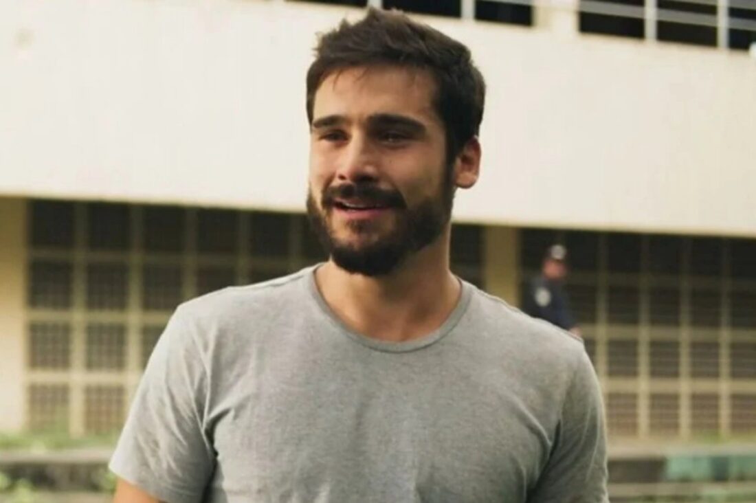 Rudá em cena de suspense na novela 'Mania de Você'.