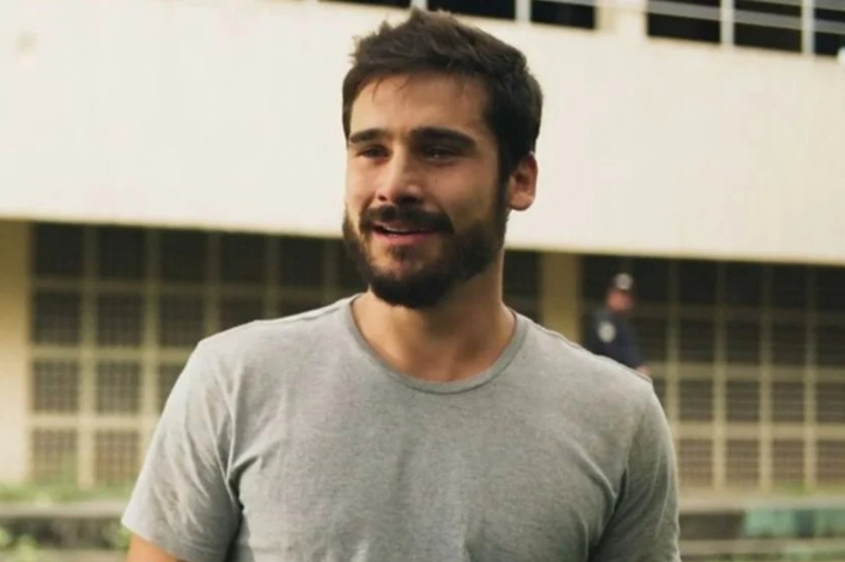 Rudá em cena de suspense na novela 'Mania de Você'.