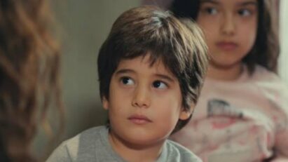 Tela da TV mostrando chamada da novela "Força de Mulher".