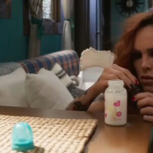 "Úrsula prepara mamadeira envenenada para Martim em Meu Caminho é Te Amar.