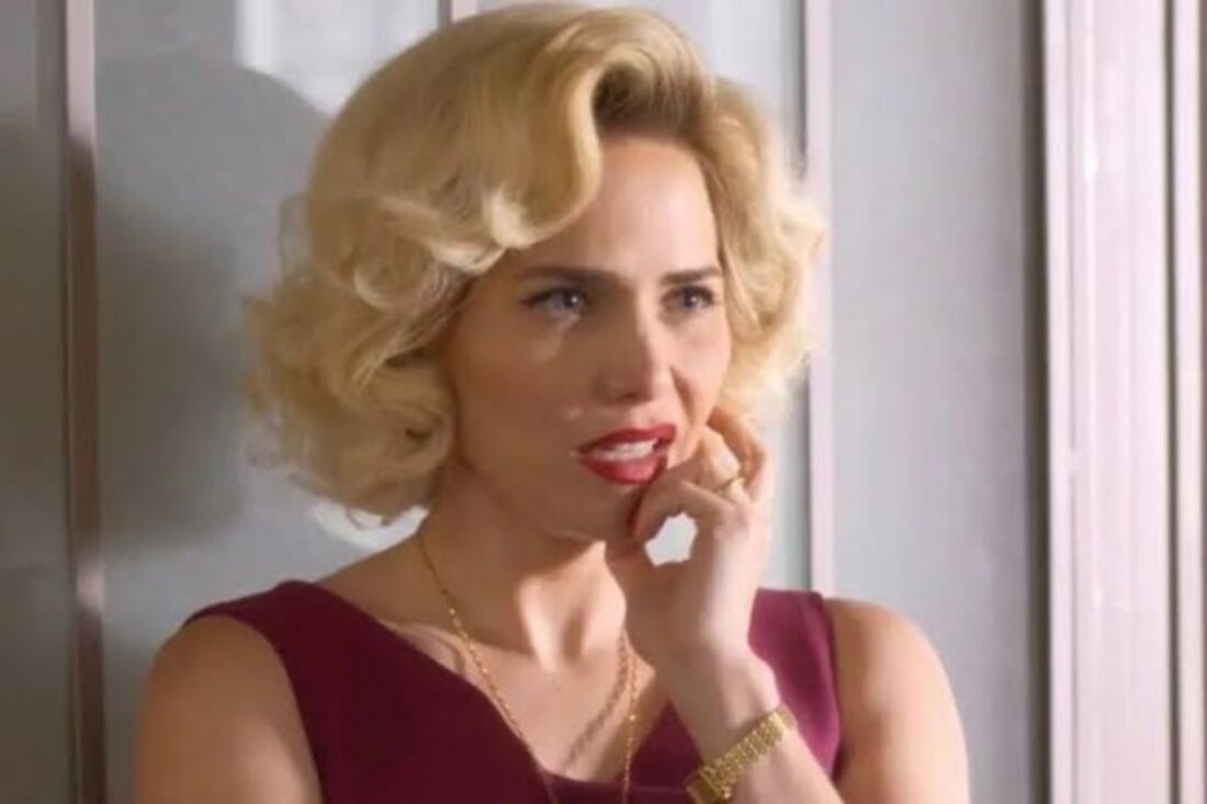 Zélia em cena de mistério na novela 'Garota do Momento'.