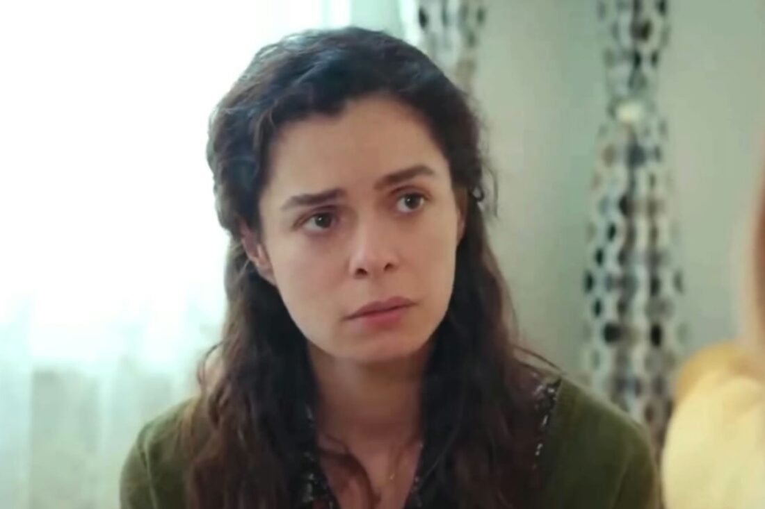 Bahar (Özge Özpirinçci)
