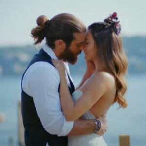 Jan e Sanem no casamento emocionante