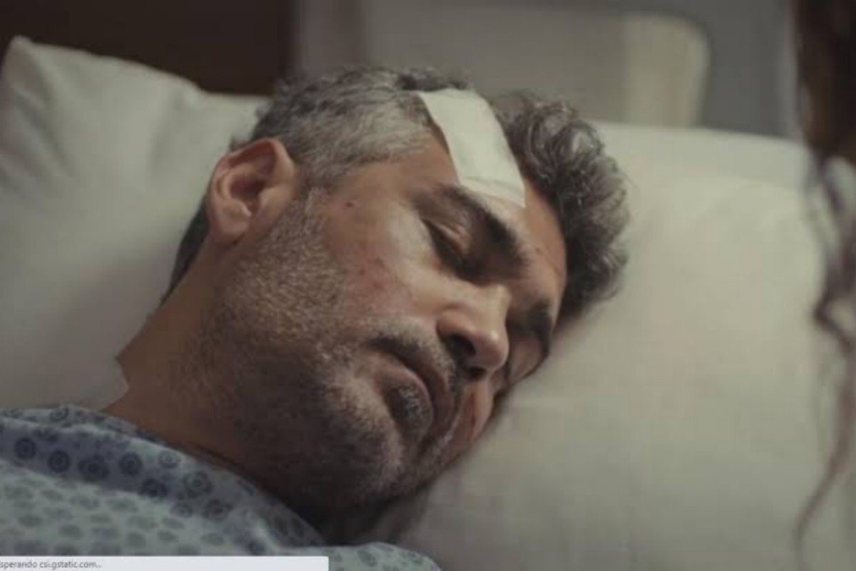 Cena de Bahar e Sarp no hospital, momentos antes da tragédia acontecer.