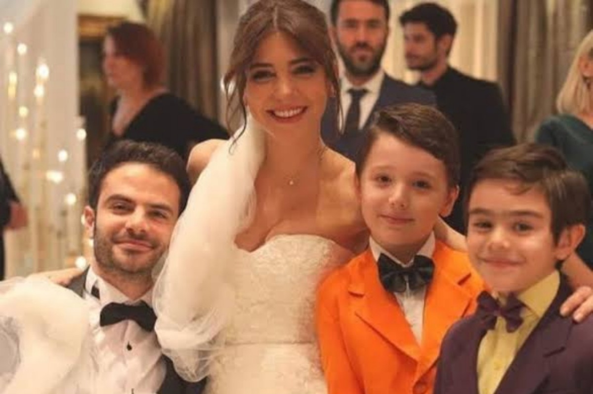 Ceyda e Raif juntos