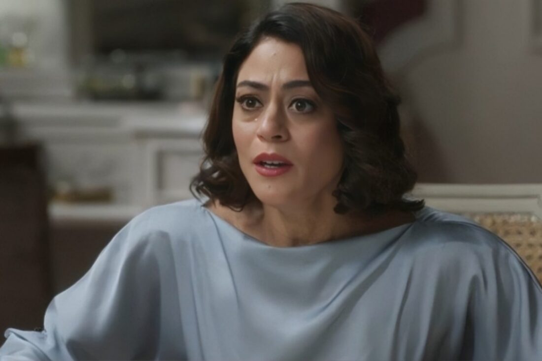 Cenas do episódio de "Garota do Momento" com Clarice e Beatriz em momentos de emoção e revelação.