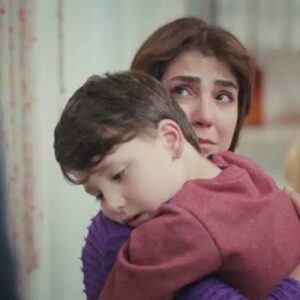 Foto de Gökçe Eyüboğlu interpretando Ceyda na novela Força de Mulher.