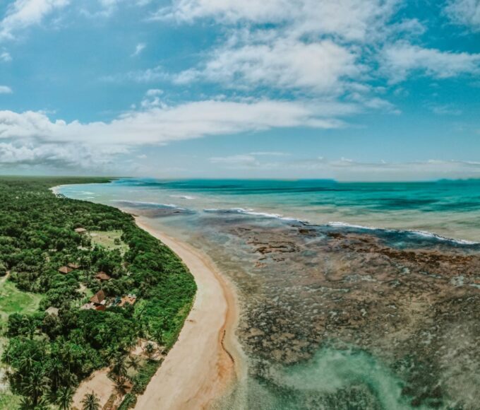 Descubra as praias mais paradisíacas de Trancoso, na Bahia