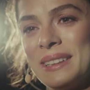 Bahar e Arif se casam no último capítulo da novela Força de Mulher