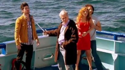 Augusto com olhar transtornado segurando uma espada — cena de vilania em Quando Me Apaixono