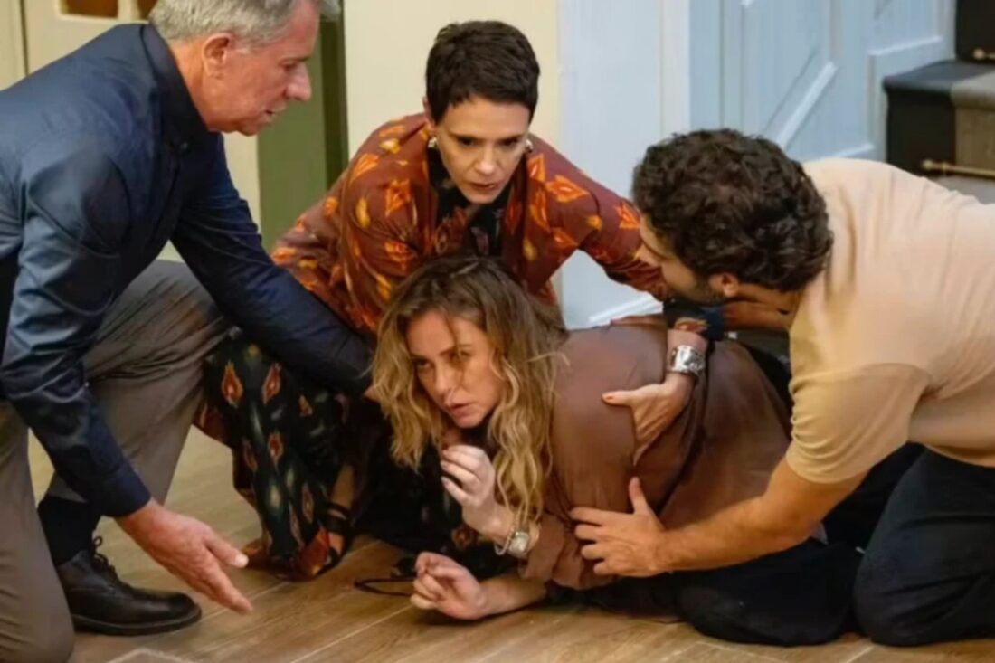 Heleninha embriagada protagoniza escândalo após cair no chão durante brinde em "Vale Tudo".