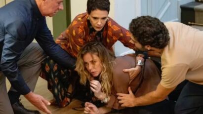 Heleninha embriagada protagoniza escândalo após cair no chão durante brinde em "Vale Tudo".