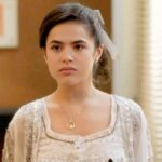Bia desmaia ao ouvir conversa sobre traição momentos antes do casamento