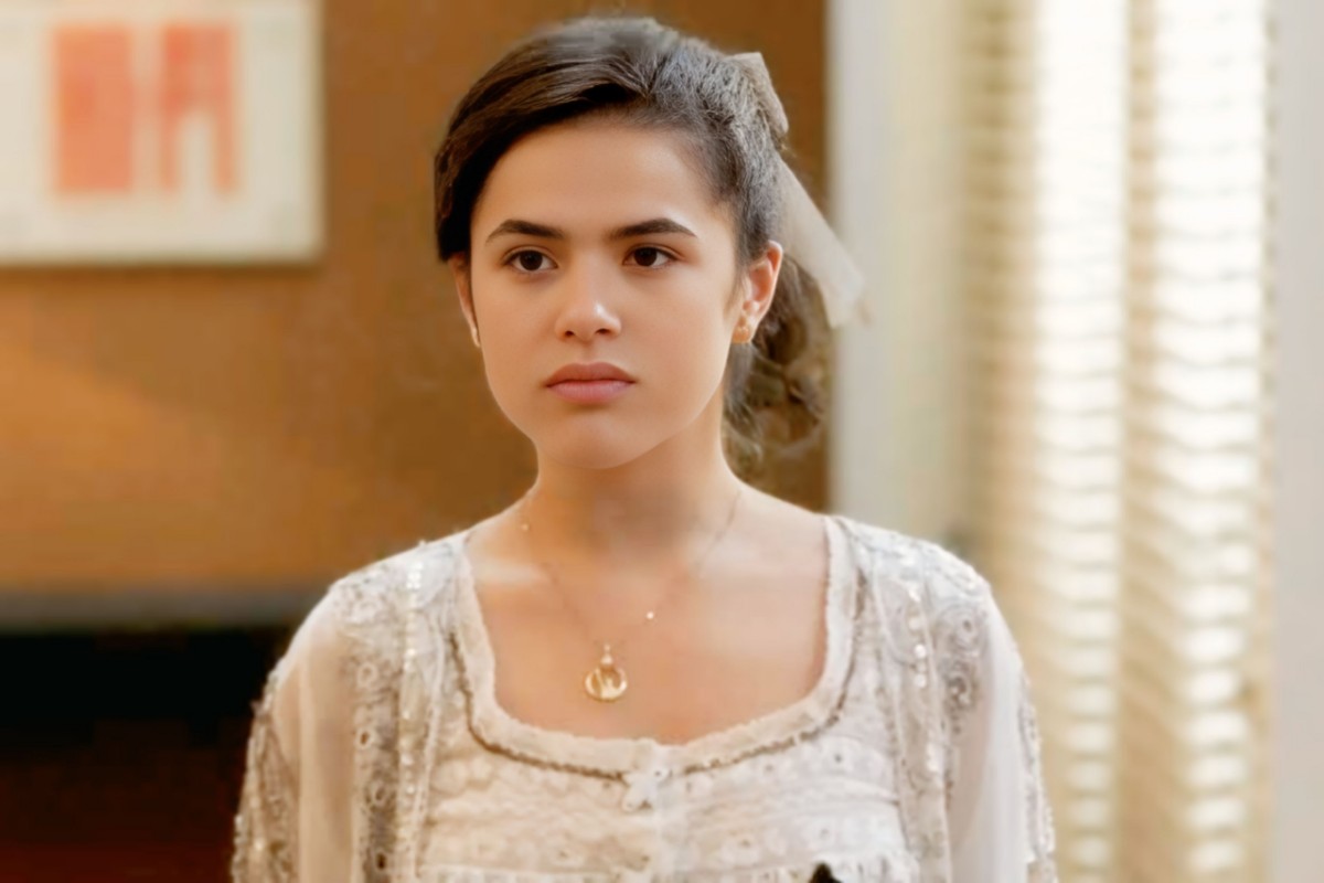 Bia desmaia ao ouvir conversa sobre traição momentos antes do casamento