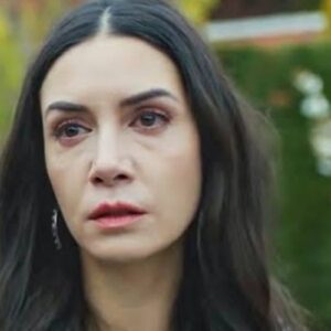 Piril se despede e deixa o país com os filhos em Força de Mulher