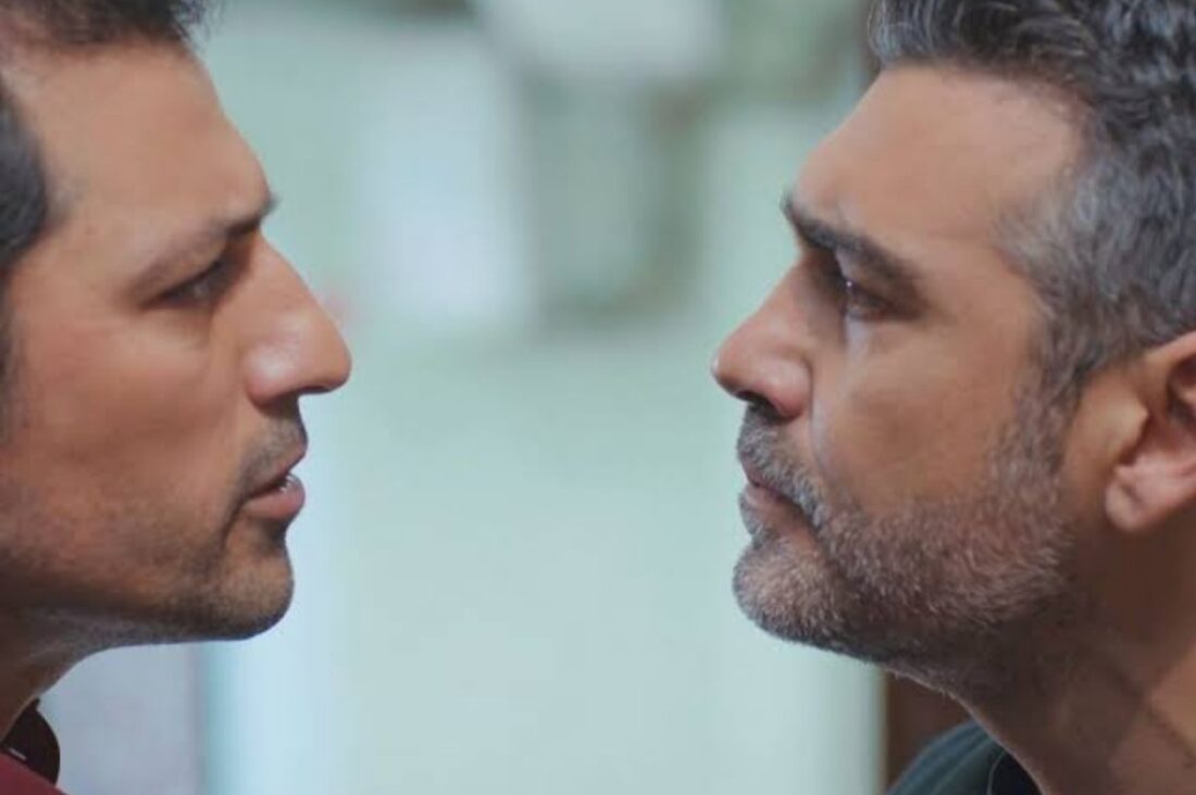 Sarp (Caner Cindoruk) e Arif (Feyyaz Duman) após a briga em "Força de Mulher".