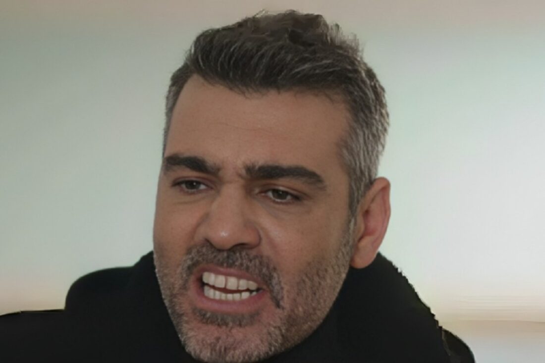 Cena de Sarp arrancando a corrente de Bahar em Força de Mulher
