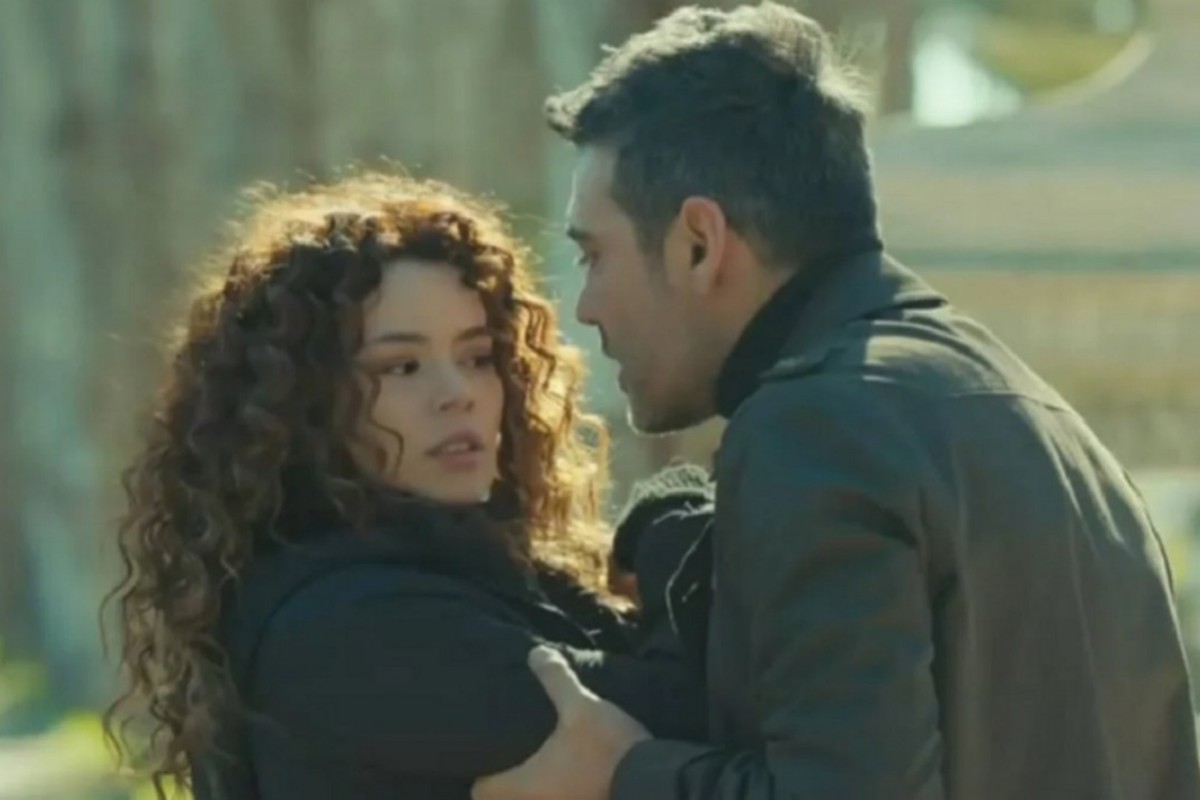 Bahar confronta Sarp e Sirin sobre segredos do passado na novela 'Força de Mulher'.