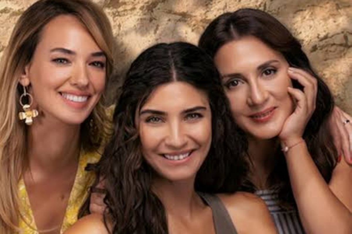 Cena com as três protagonistas em Ayvalık