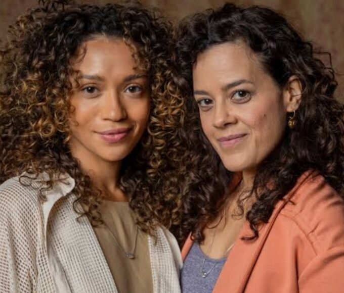Cecília (Maeve Jenkings) e Laís (Lorena Lima)