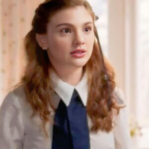 Celeste chorando após ser expulsa da escola em Garota do Momento”