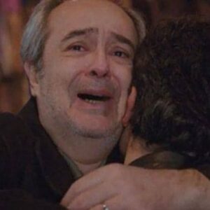 Arif entrega presente emocionante para Enver na novela Força de Mulher”