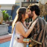 Asher e Joana em cena de O Rico e Lázaro