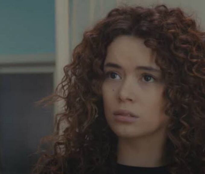 Sirin (Seray Kaya)