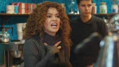 Sirin reage com ódio ao saber que Arif será gerente