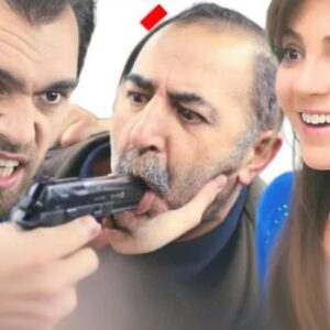 Cem ameaça o pai de Arda com uma arma durante cena intensa de Força de Mulher