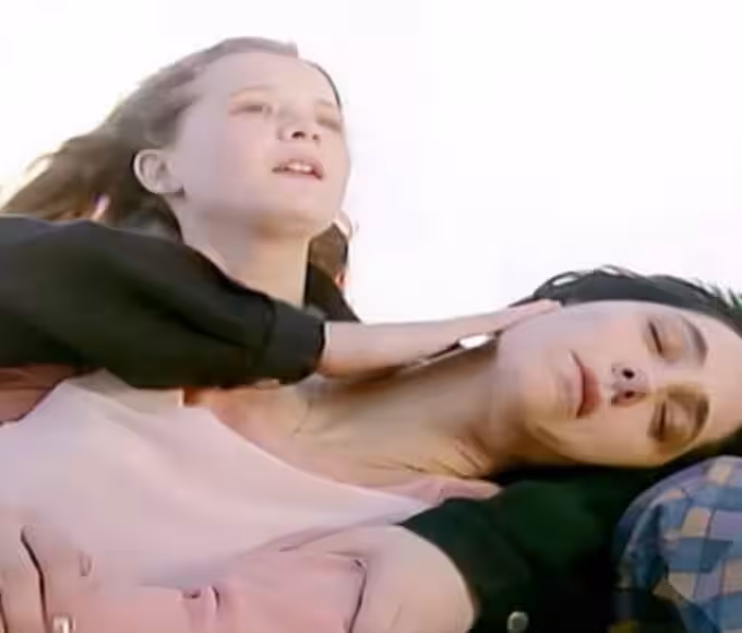 Cena emocionante da morte de Diná (Christiane Torloni) na novela A Viagem, após reencontro com a sobrinha Bia na praia.
