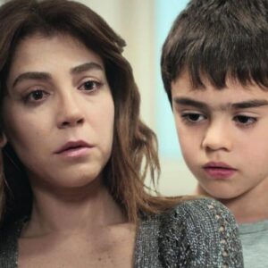 Ceyda chora ao ouvir o filho falar sobre o sacrifício por Arda