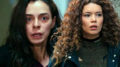 Bahar com expressão de alívio ao sair do hospital psiquiátrico onde internou Sirin.