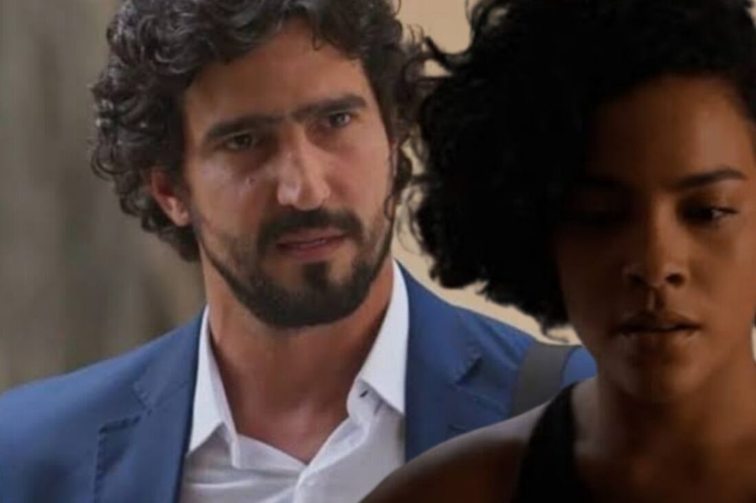 Ivan em cena tensa encarando Maria de Fátima após descobrir golpe com a mala de dólares em Vale Tudo.