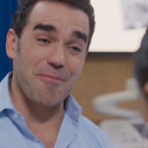 Cena de Rogério confrontando Érica no hospital em Eternamente Apaixonados