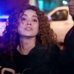 Sirin desesperada ao ser presa na novela Força de Mulher