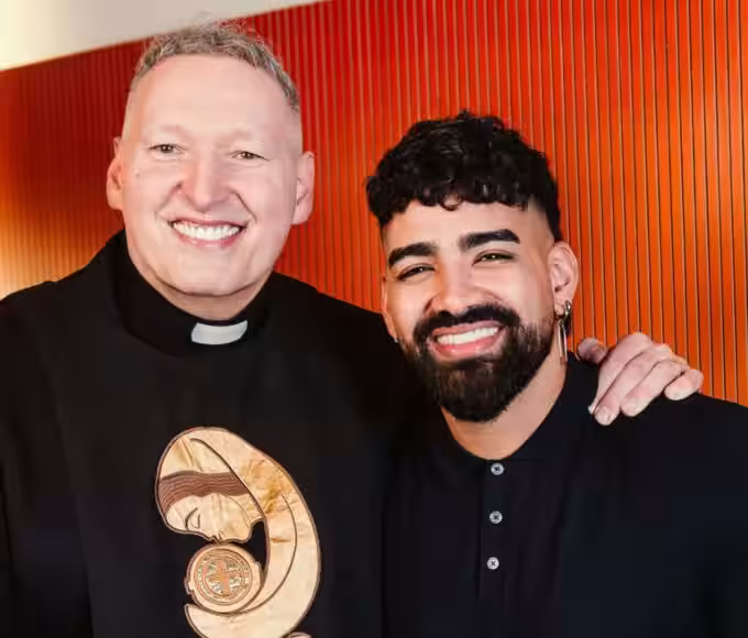 Padre Marcelo Rossi, ganha nova versão com participação de Dilsinho