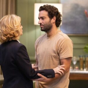 Afonso descobre leucemia e enfrenta drama familiar em Vale Tudo.