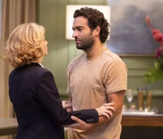 Afonso descobre leucemia e enfrenta drama familiar em Vale Tudo.