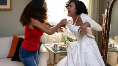 Cena de Raquel (Taís Araujo) dando tapa em Maria de Fátima (Bella Campos) no remake de Vale Tudo.