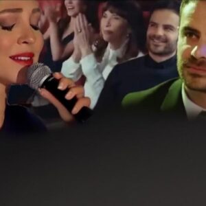 Ceyda elegante, pronta para cantar em um palco luxuoso — a nova estrela da música turca