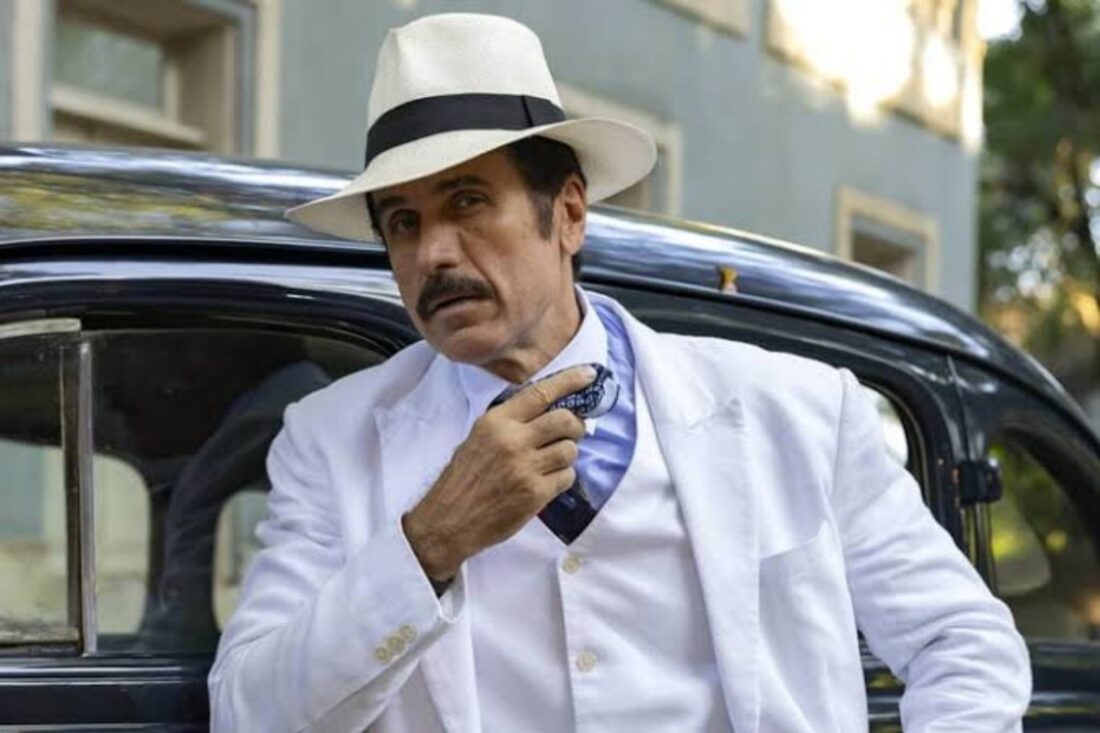 Ernesto descobre que o bebê de Zulma é filho de Candinho em cena marcante da novela Êta Mundo Melhor! da Globo
