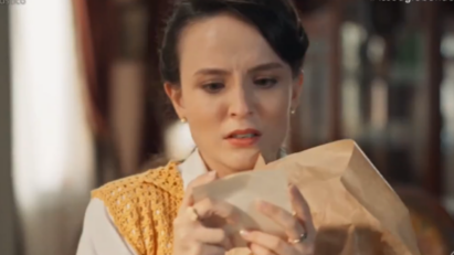 Estela fica apavorada após receber bilhete suspeito na novela da Globo.
