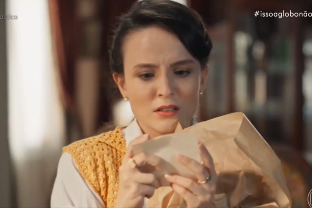 Estela fica apavorada após receber bilhete suspeito na novela da Globo.