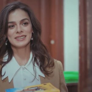 Executivos oferecem proposta milionária para transformar vida de Bahar em série