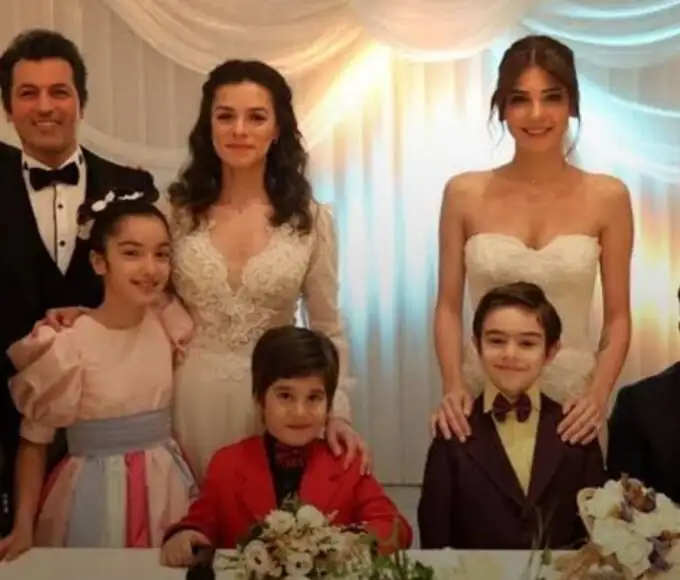 Bahar vestida de noiva em sua cerimônia com Arif no último capítulo de Força de Mulher”
