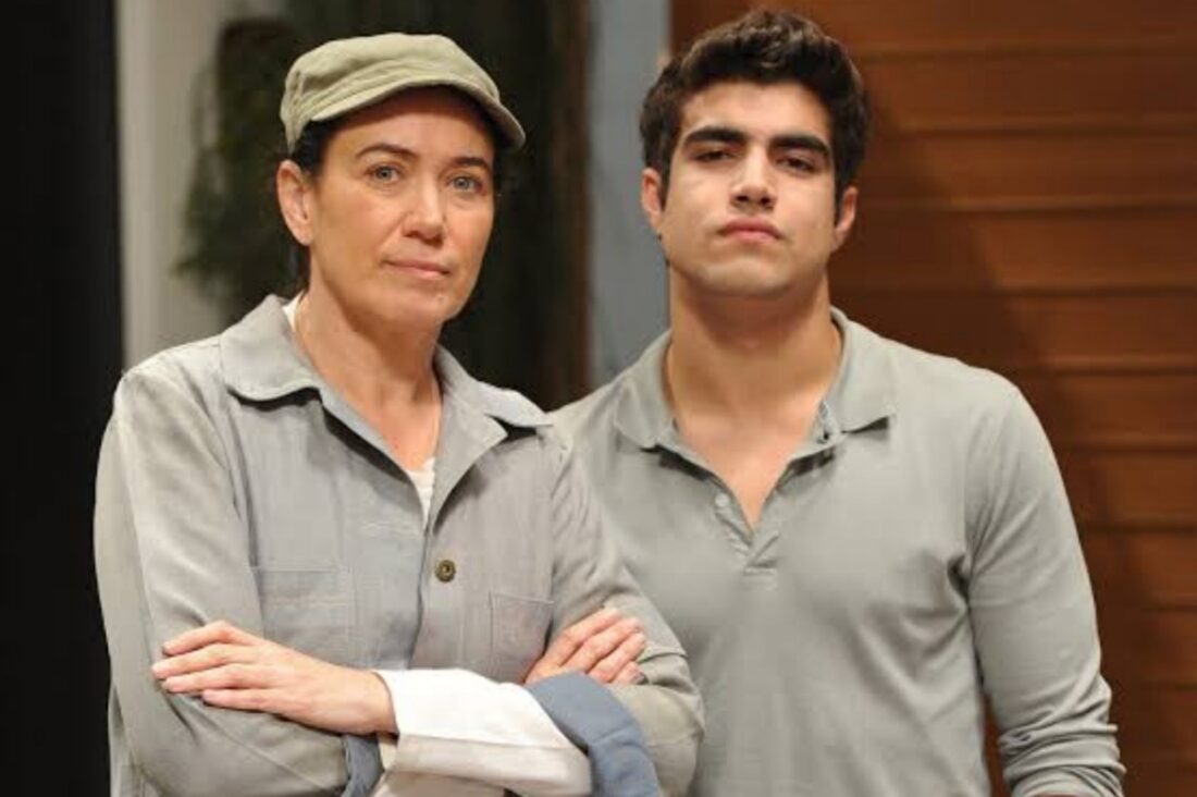 Griselda (Lilia Cabral) com uniforme de Pereirão em Fina Estampa