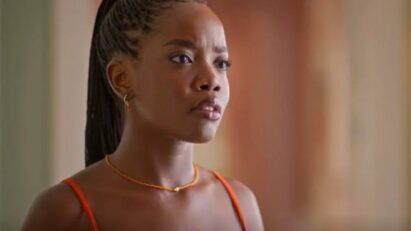 Leona em choque ao assistir vídeo com prova do crime em Dona de Mim.