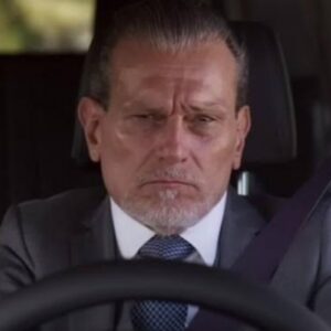 Luís dirigindo antes do acidente em As Filhas da Senhora Garcia.