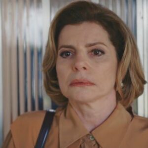 Odete Roitman com expressão de choque ao descobrir traição de César em Vale Tudo